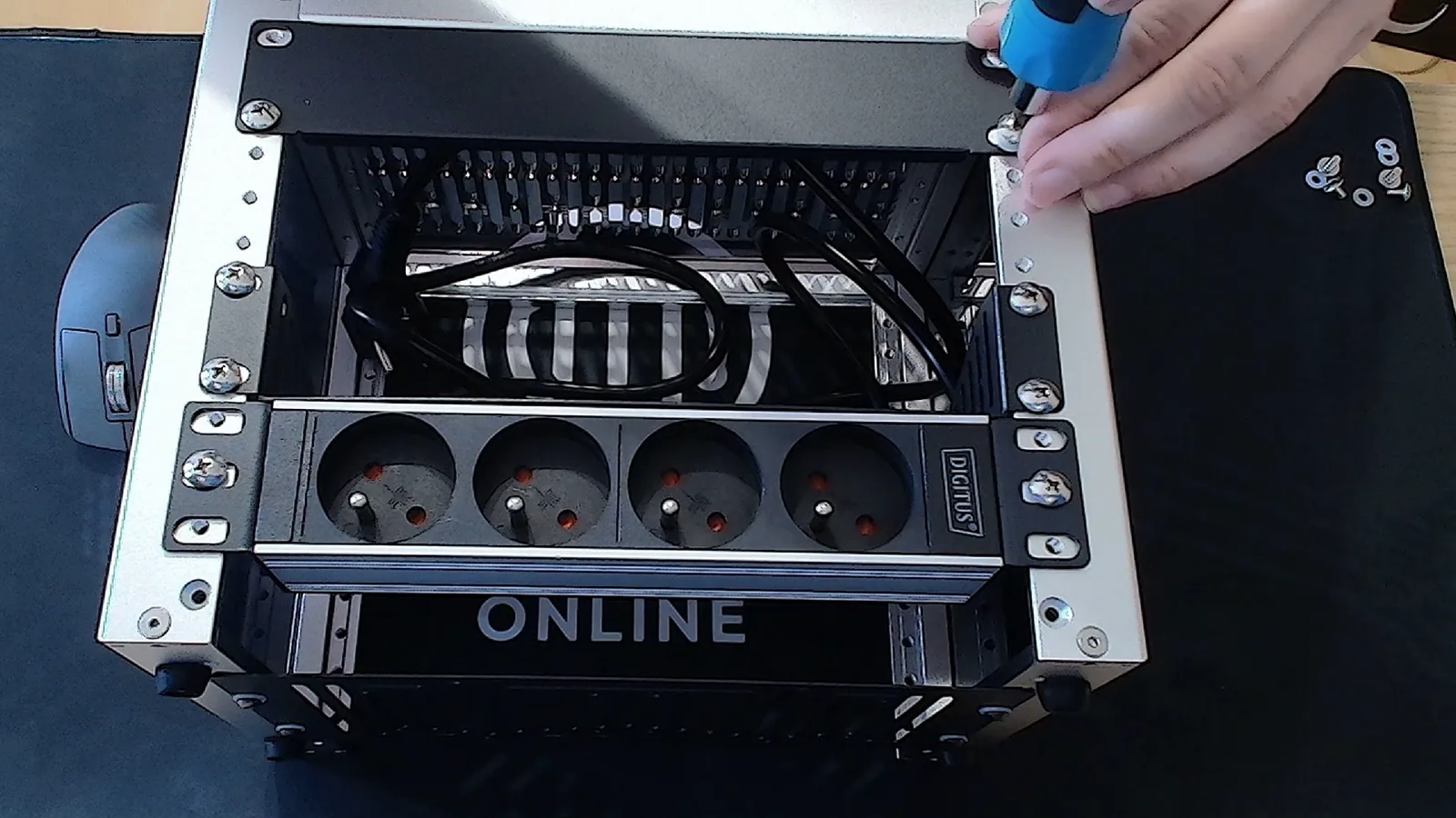 Mounted PDU