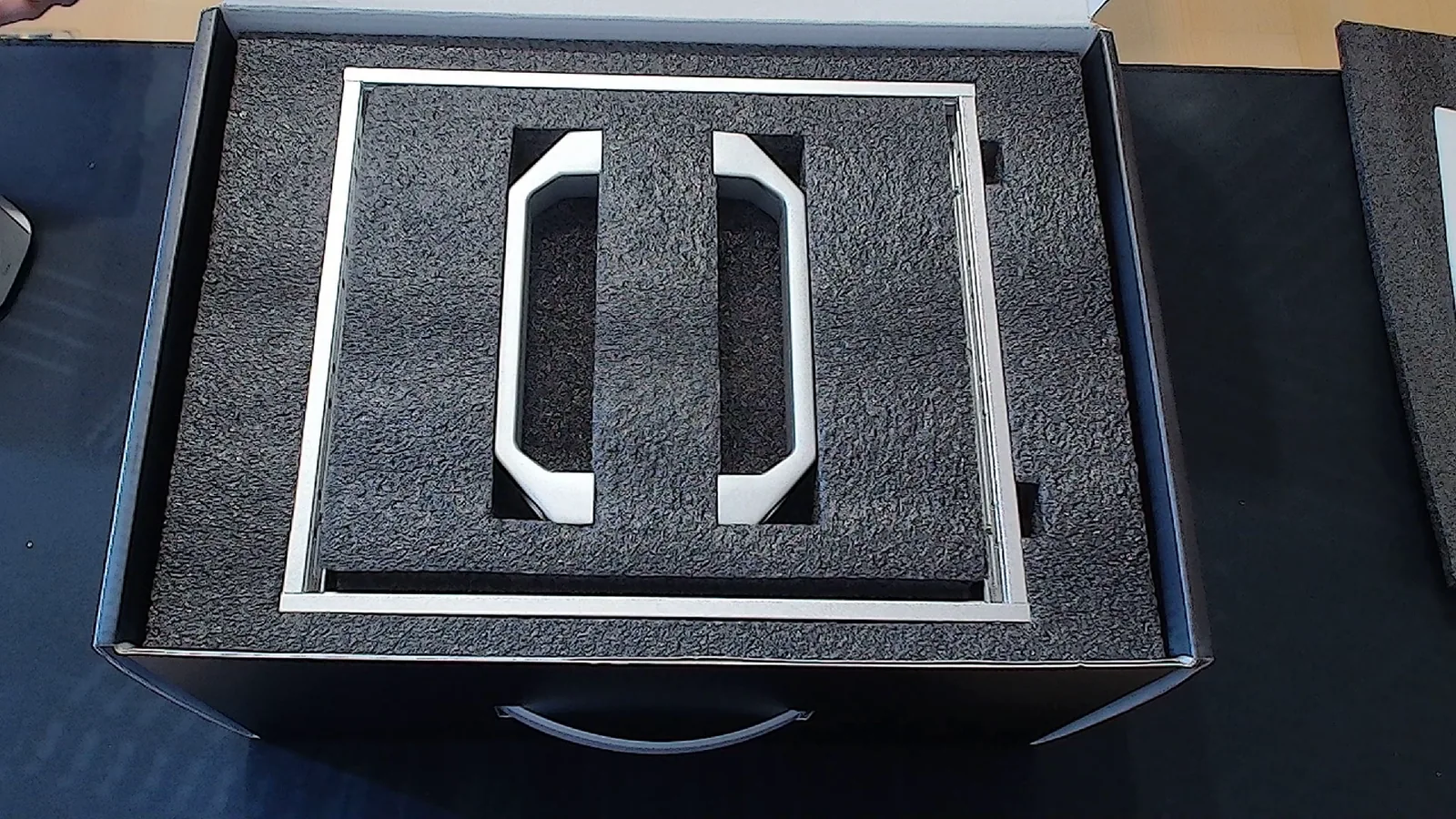 Unboxing Contents